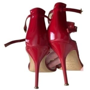 ST. JOHN Couture Sanal heel patent leather ITALY with box & dust bag Beyoncé